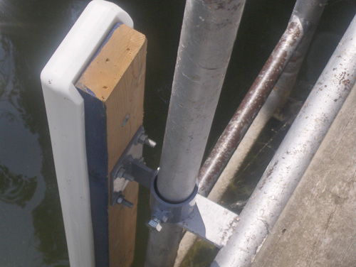 Dock Cushion and Bracket Combination