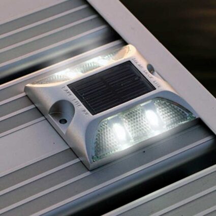 solar deck light on aluminum decking
